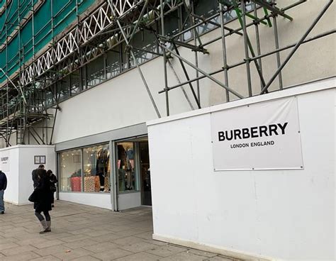 boutique usine burberry londres|burberry factory store.